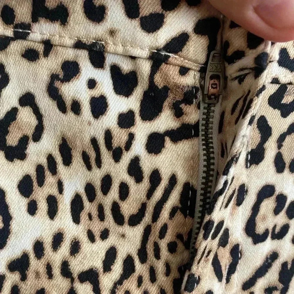 🆕Chico’s Leopard Girlfriend Ankle Jeans 4R🆕 - Picture 8 of 14